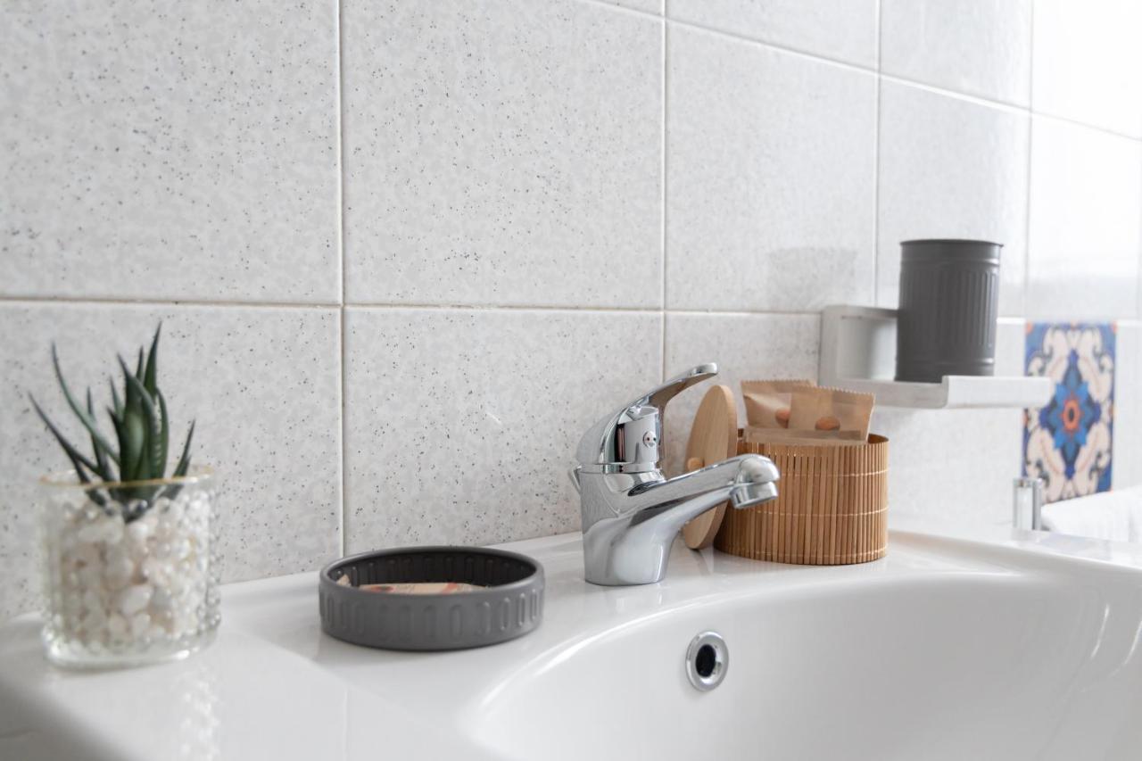 Apt Vicino Metropolitana Porta Romana, 4 Minuti Da Duomo, Free Wifi&netflix Apartamento Milán